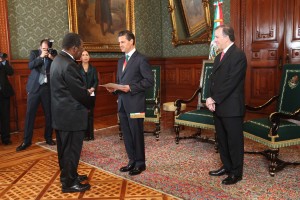 Ambassador Newry presents credentials to Mexican President